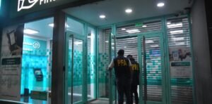 Escándalo en Sur Finanzas: hallan un depósito oculto con documentos y cajas de seguridad ligados a Ariel Vallejo