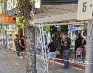 Murió un trabajador mientras realizaba entregas en pleno centro de La Falda
