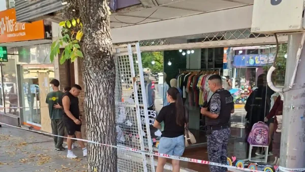 Murió un trabajador mientras realizaba entregas en pleno centro de La Falda