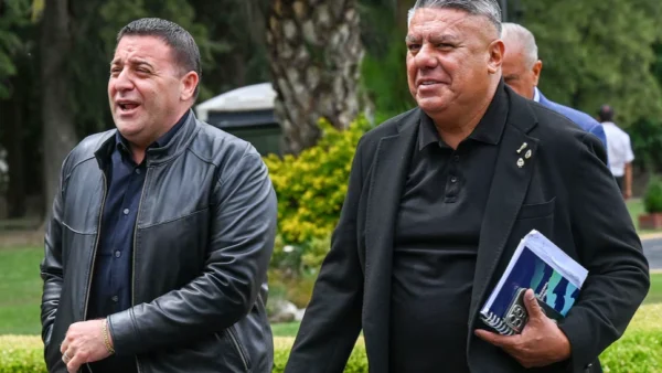 Nuevos chats complican la causa sobre fondos en la AFA y apuntan a pagos millonarios en efectivo